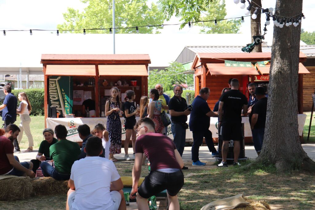 204851463_4080144965372965_801511986690659489_n