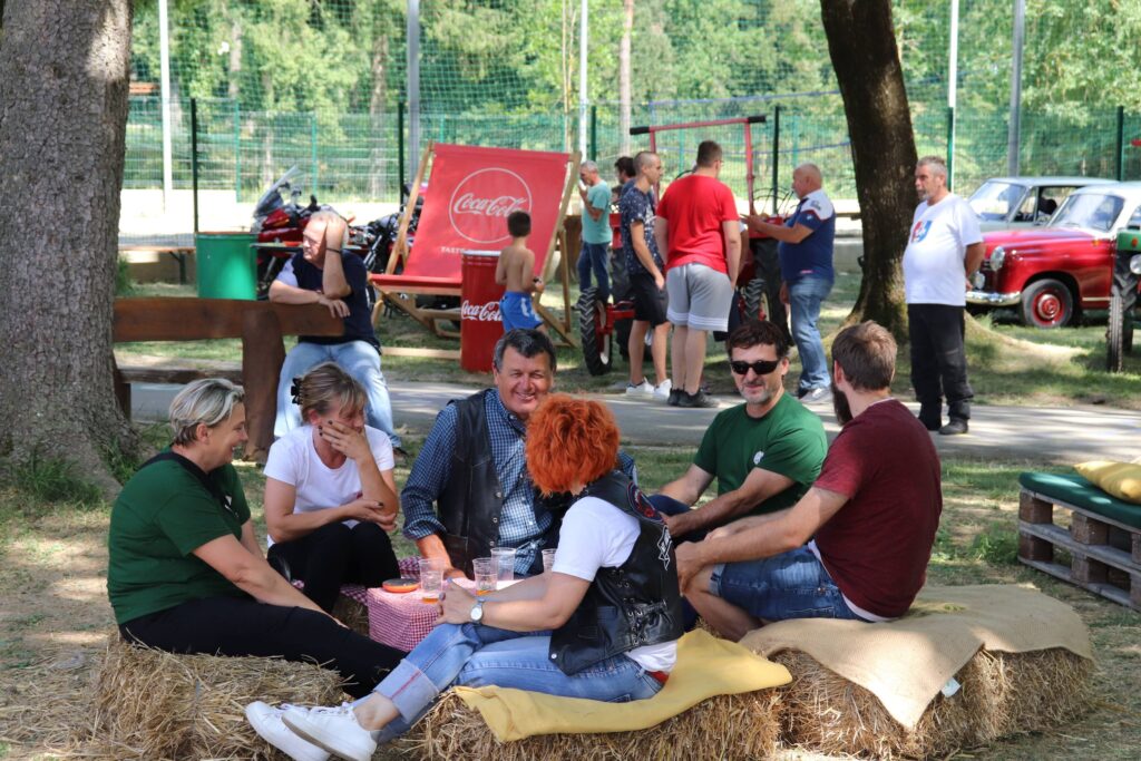 206656088_318379823168242_6857625176047554014_n