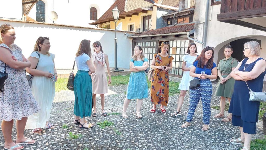 IMG-04f5f08d39d0644252a7c7b647e784c0-V