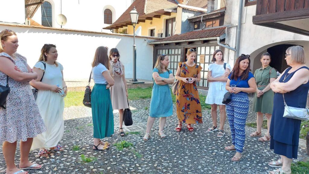 IMG-80c1460c4e0a3ab52d04856ea8bfcfde-V