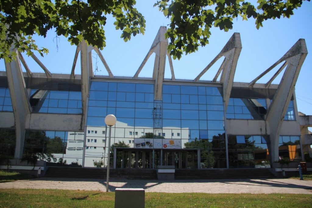 ča4