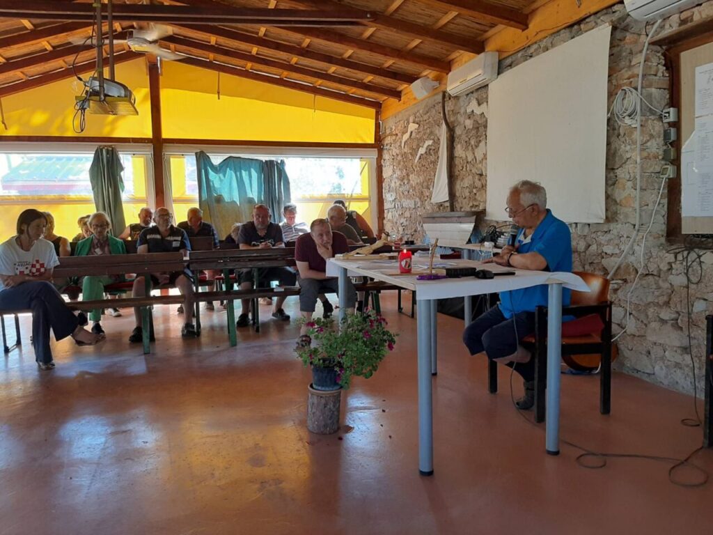 img-c10c57ff91403fecc000ea70263b0430-v