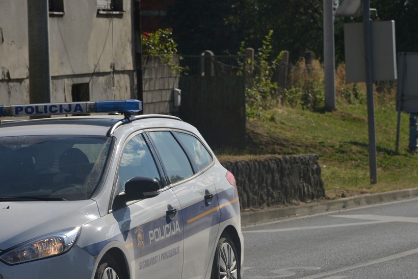 Policija3