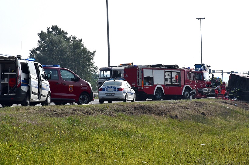 HAK: Zbog nesreće prekinut promet na A3 kod Slavonskog Broda