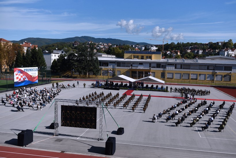 Kadeti 14. i 15. naraštaja primili prvi časnički čin