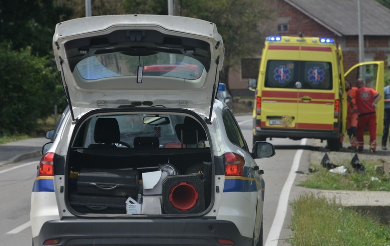 Vozačica izgubila kontrolu nad BMW-om; troje ozlijeđenih