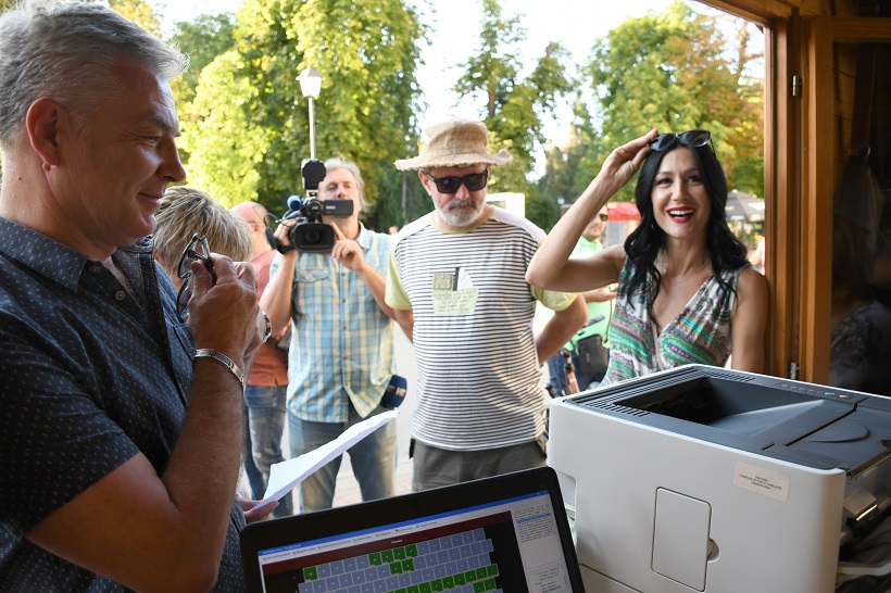 Ana Rucner i Vedran Mlikota prodajom prve ulaznice za predstavu najavili bjelovarski BOK fest