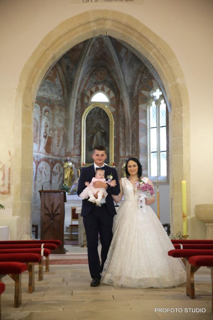 240970293_1220966411733830_8758547968730564158_n