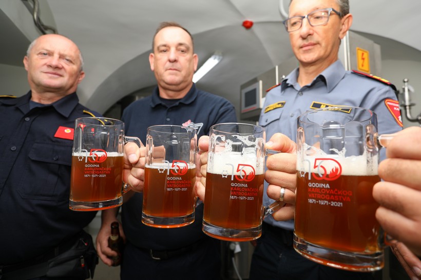 Karlovački vatrogasci osmislili i skuhali Vatrogasno pivo u suradnji sa studentima Veleučilišta