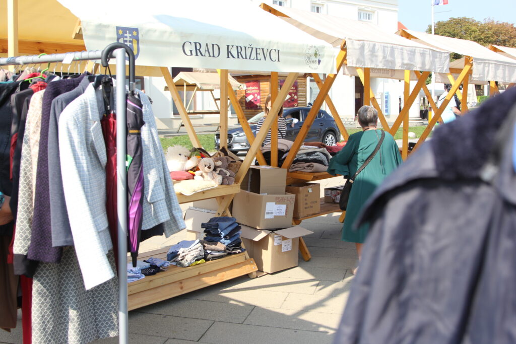 Zaklada_Volim_Krizevce_humanitarni_buvljak_2021-09-26_05