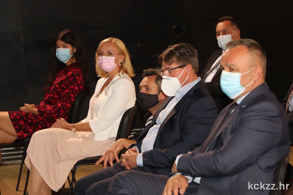 mono11