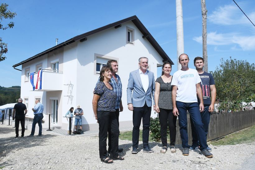 obnovljena kuća u Petrinji