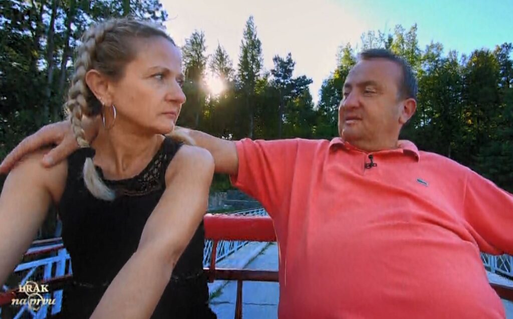 Goga i Berni u zagrljaju