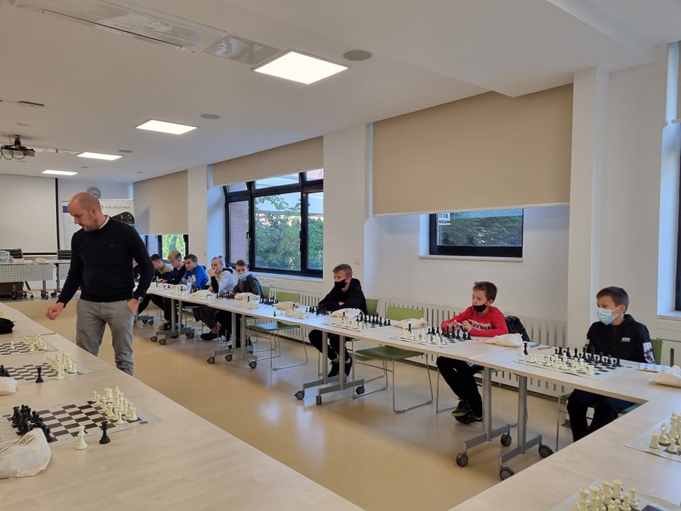 Marin Bosiočić, šahovska simultanka