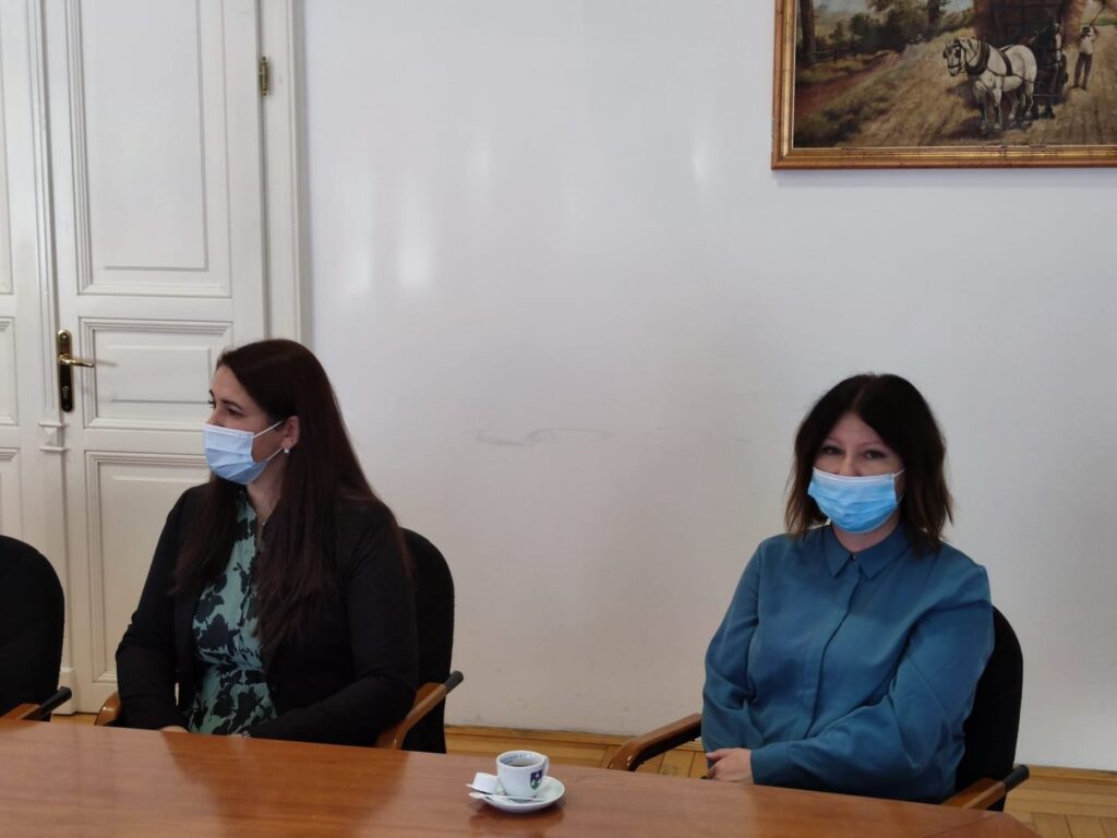 img-20211019-wa00064090537968130414543