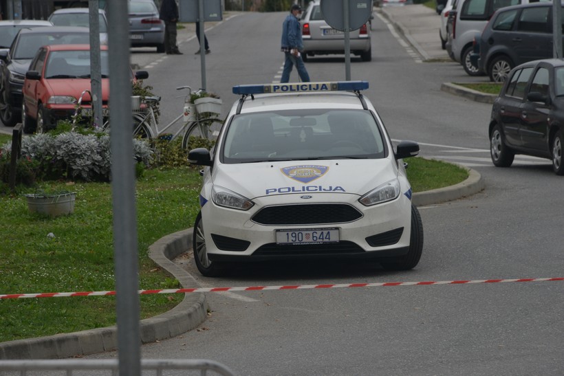 Križevačka policija traga za vozačem Škode koji je sletio izvan kolnika