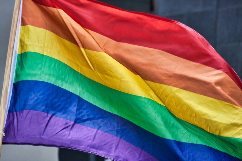 Priveden 61-godišnjak zbog niskih pobuda, s jarbola skinuo LGBTQ zastavu