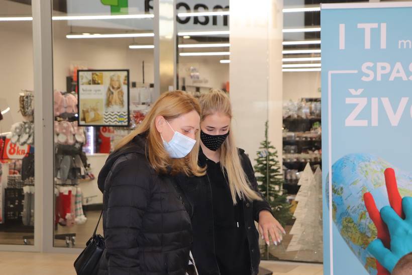 crveni križ supernova (11)