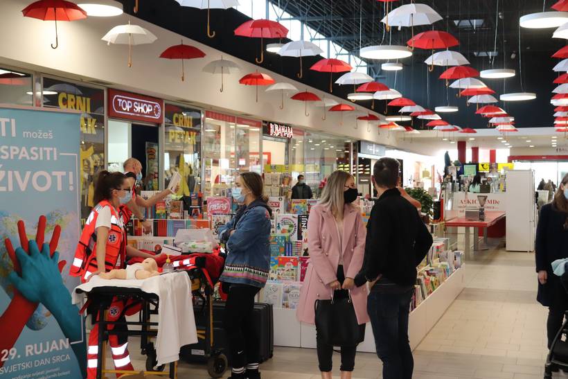 crveni križ supernova (13)