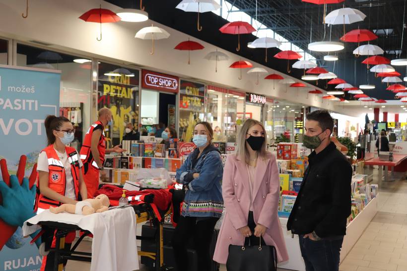 crveni križ supernova (18)