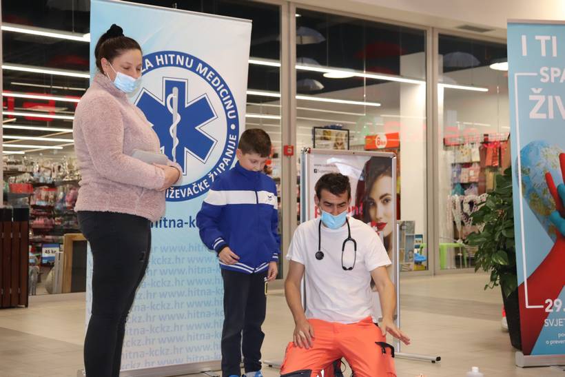 crveni križ supernova (4)