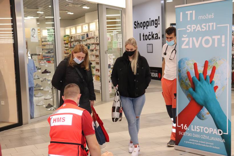 crveni križ supernova (6)