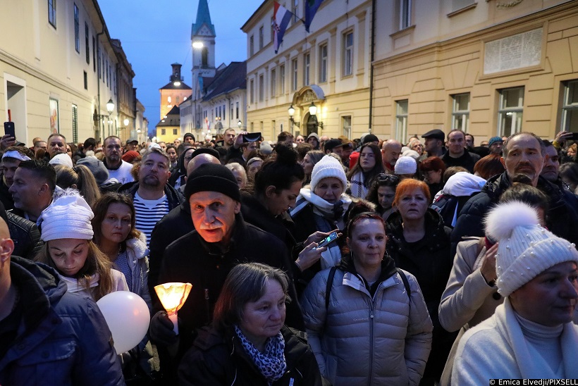 Održan tihi bijeli marš protiv COVID potvrda u Zagrebu