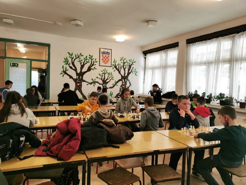 U Osnovnoj školi „Grigor Vitez“ održan šahovski Božićni turnir