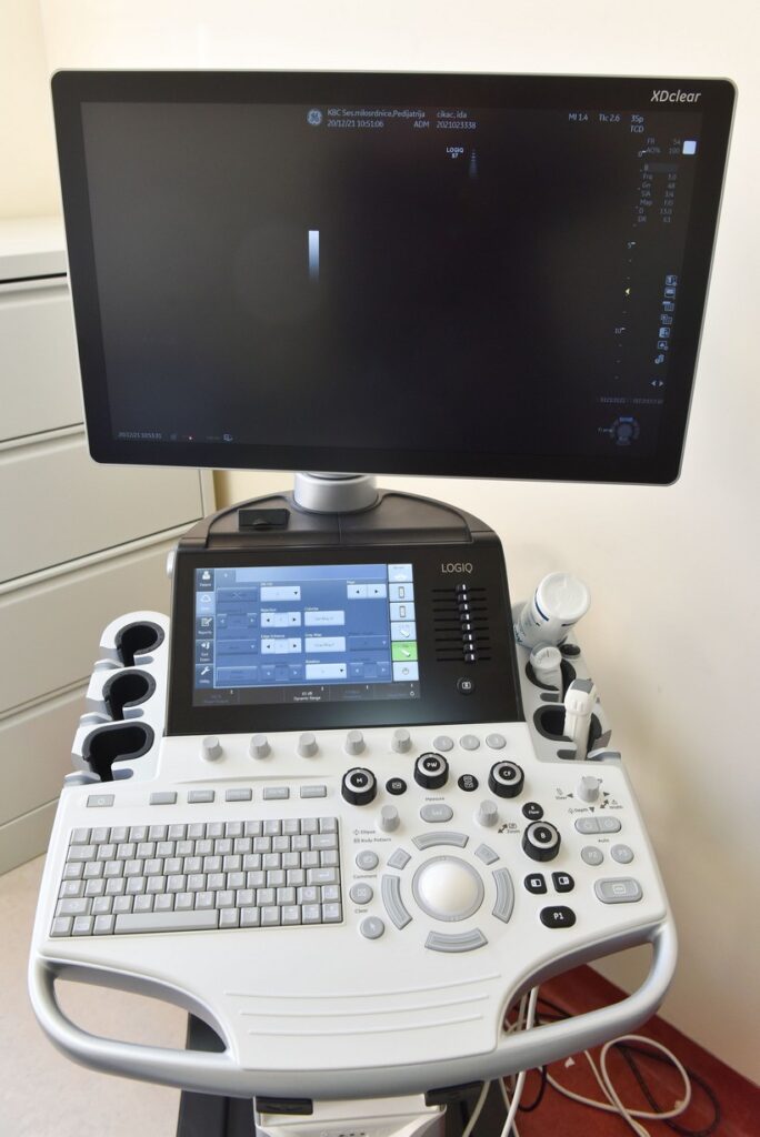 Foto 3_donirani uređaj_UZV color doppler uređaj