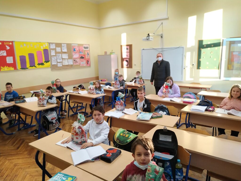 IMG-07593e13dfb960eb360f02f4cbd2d212-V