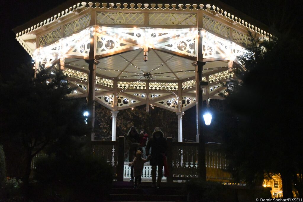 Središte Koprivnice zasjalo u blagdanskom ruhu