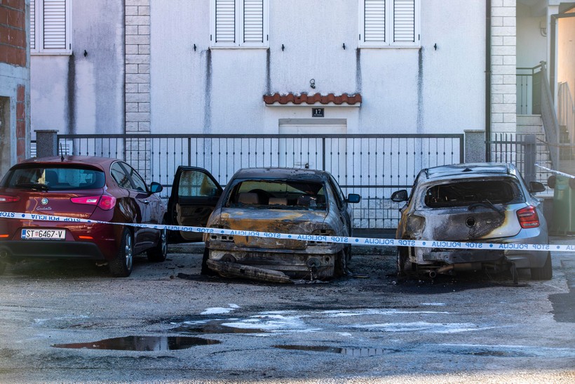 Policija utvrdila kako je došlo do zapaljenja dvaju Bmw-a