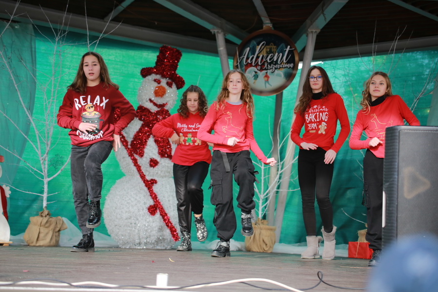 adventski-ples-2021-62