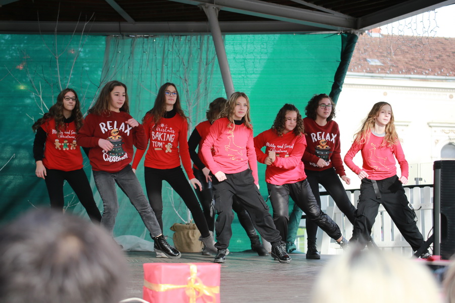 adventski-ples-2021-63