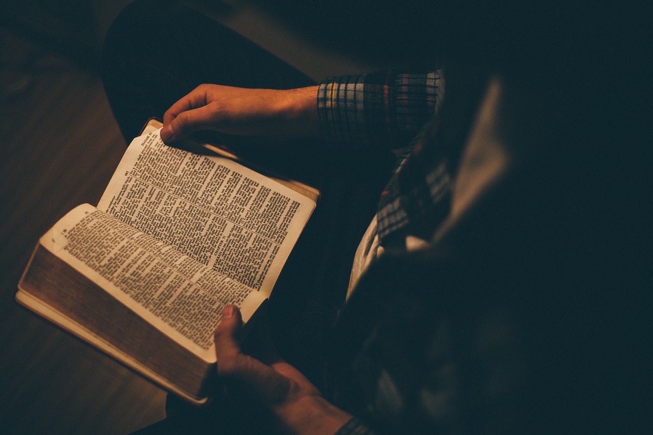 365 DANA S BIBLIJOM Donosimo dva načina kako možete pročitati Bibliju u godini dana