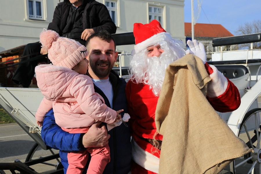 kocija-djeda-bozicnjaka-11