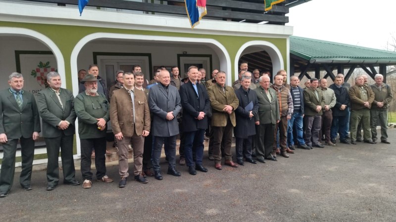 Župan Marušić potpisao ugovore s 45 lovačkih udruga, društava i privatnih koncesionara vrijednih 576 tisuća kuna