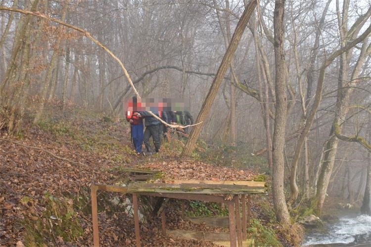 policija spašavanje (3)