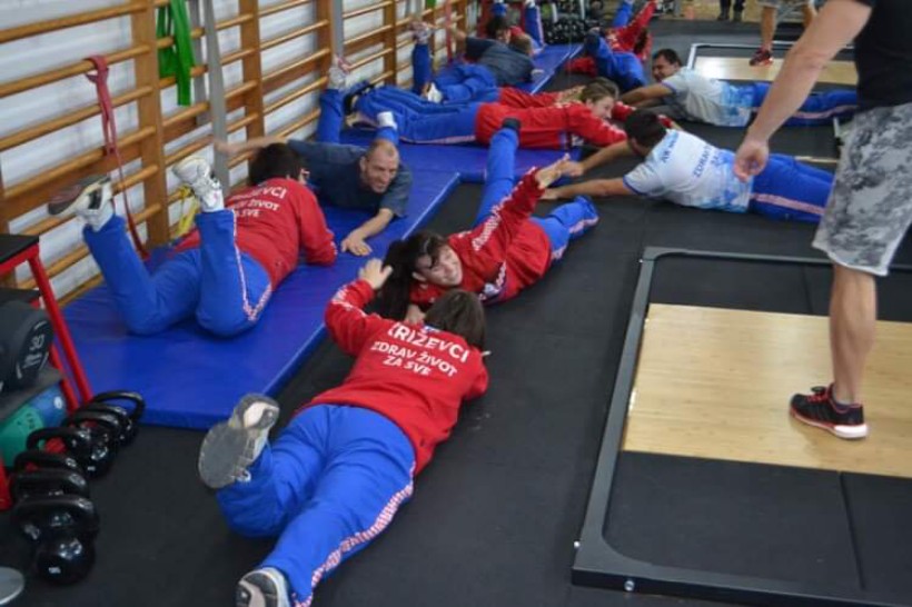 received_3076897385929199_copy_820x546