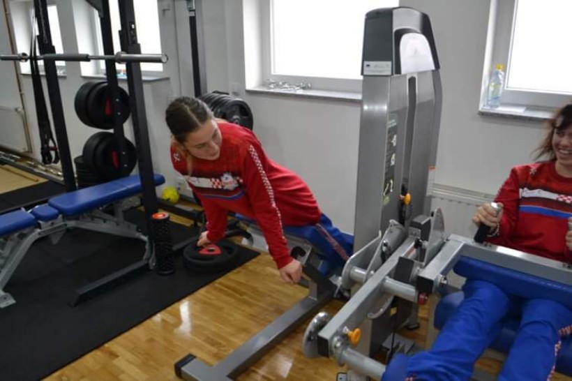 received_608824563657558_copy_820x546