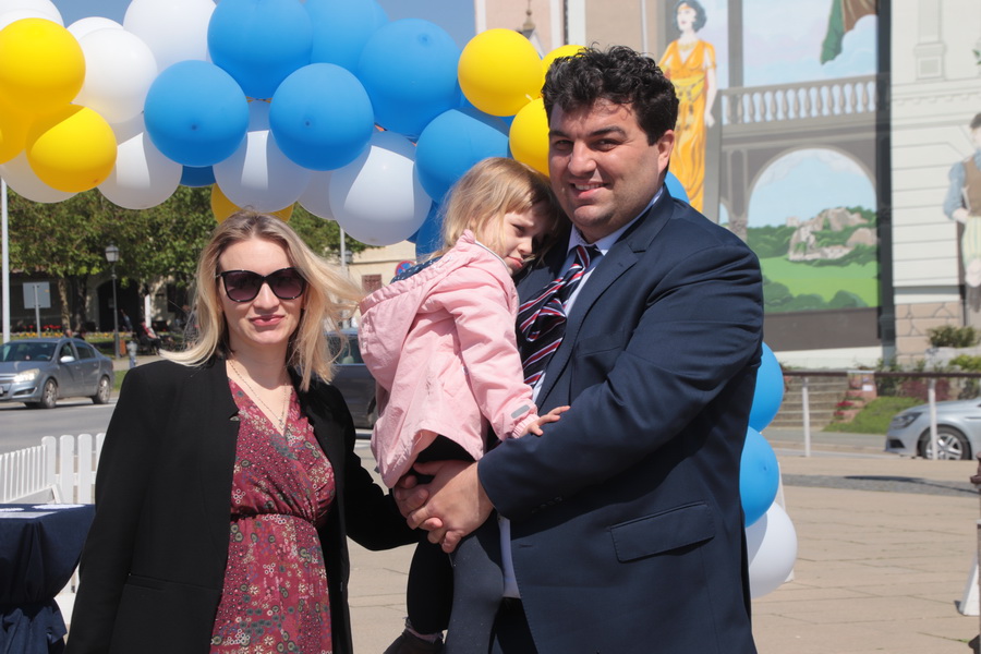 review-2021-015_resize