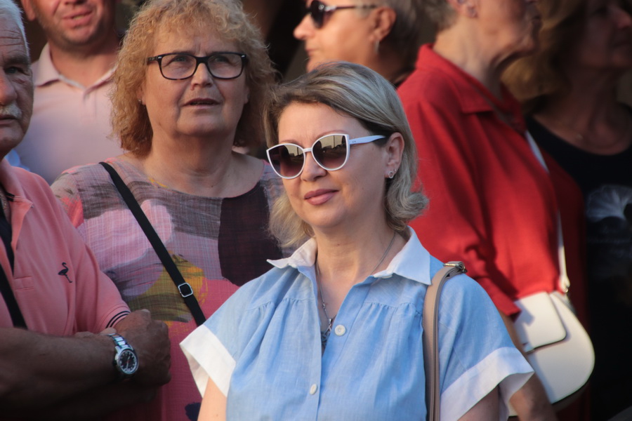 review-2021-028_resize