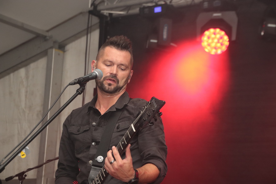 review-2021-040_resize