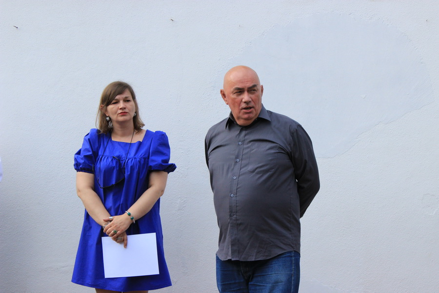 review-2021-042_resize