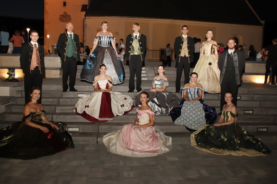 review-2021-051_resize