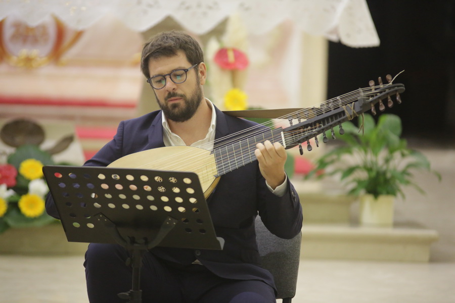 review-2021-076_resize