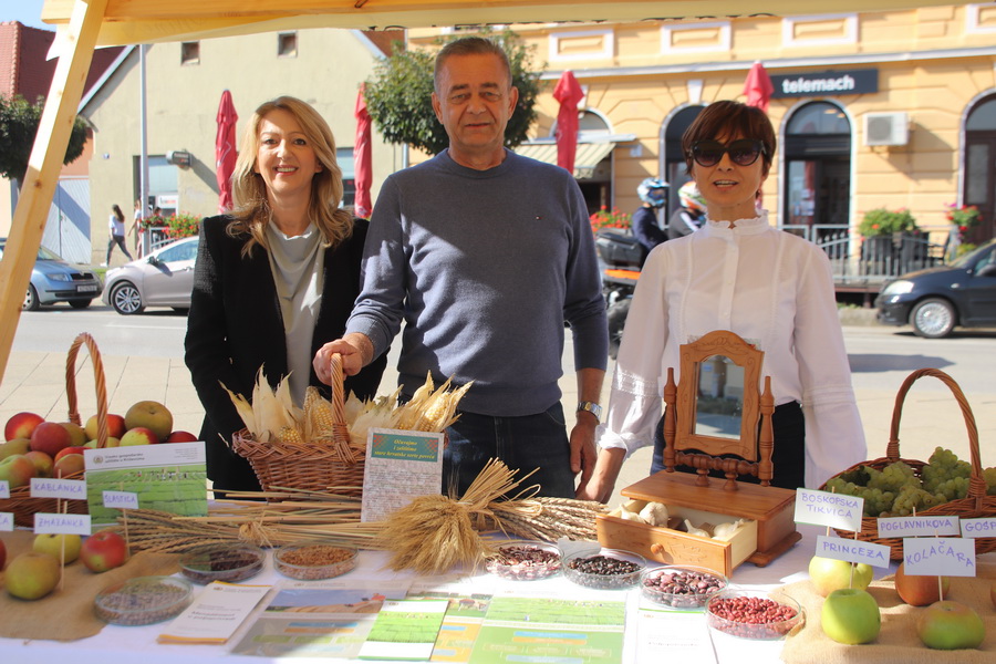 review-2021-081_resize