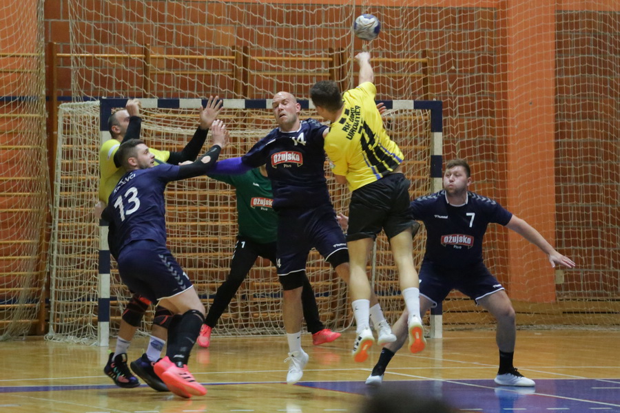 review-2021-083_resize