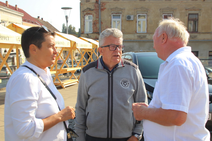 review-2021-084_resize