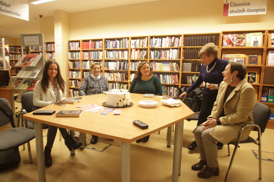 review-2021-111_resize